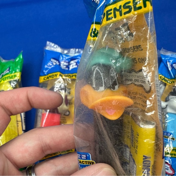 Lot of 4 Vintage Looney Tunes Pez Dispensers - Picture 4 of 5